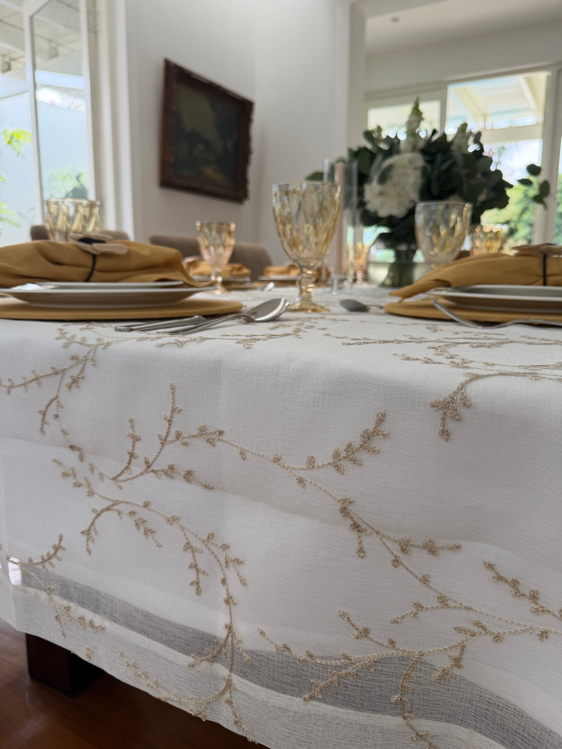 Mantel formal Bordado Dorado