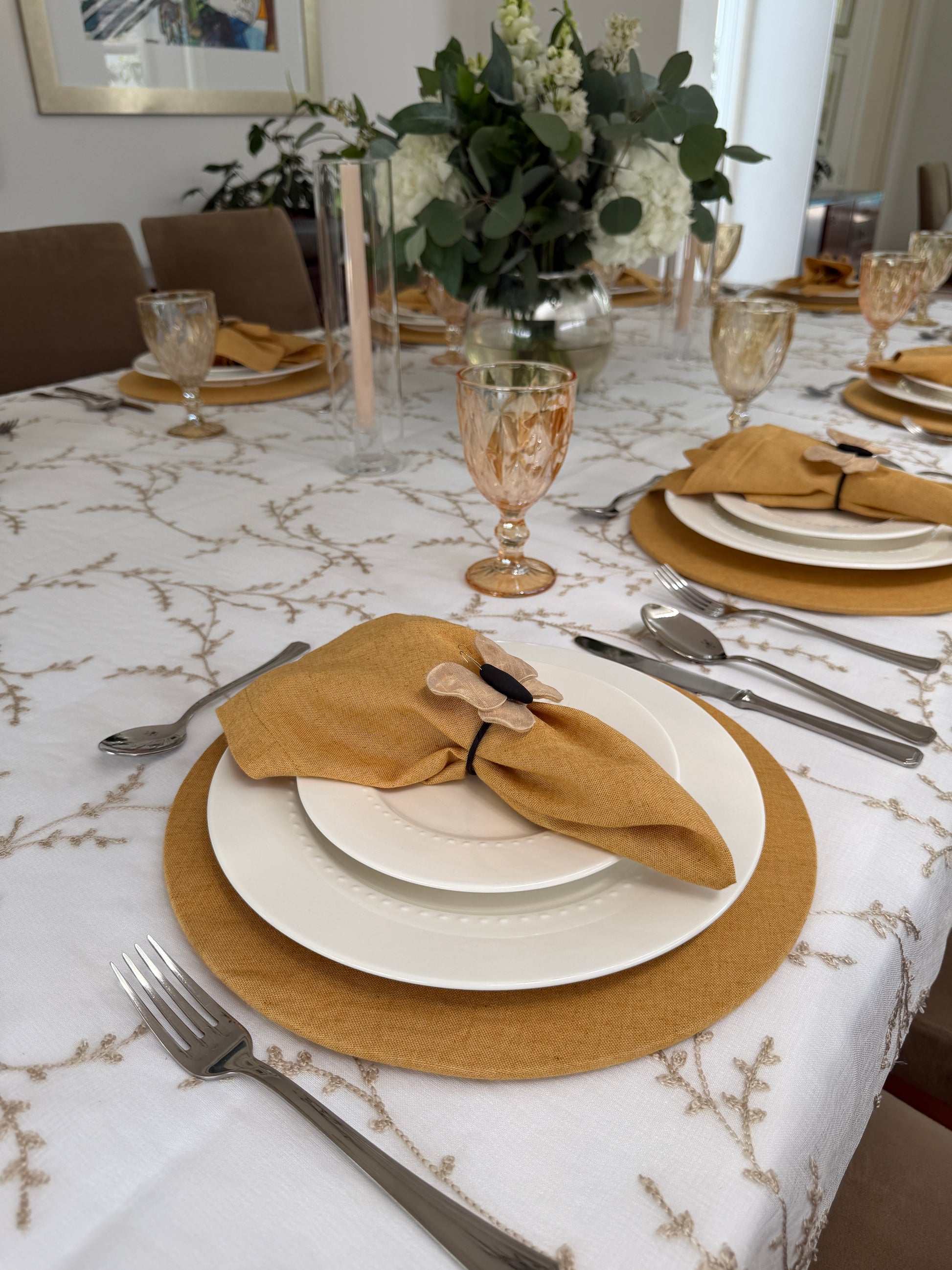 Mantel formal Bordado Dorado