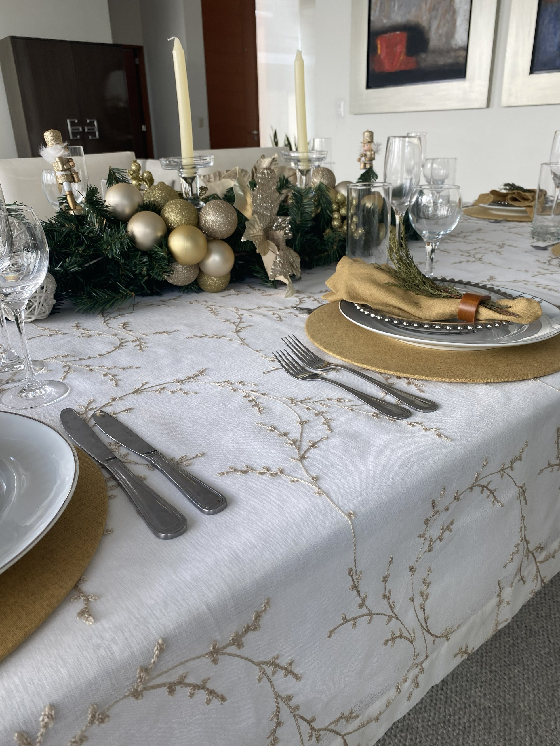 Mantel formal Bordado Dorado
