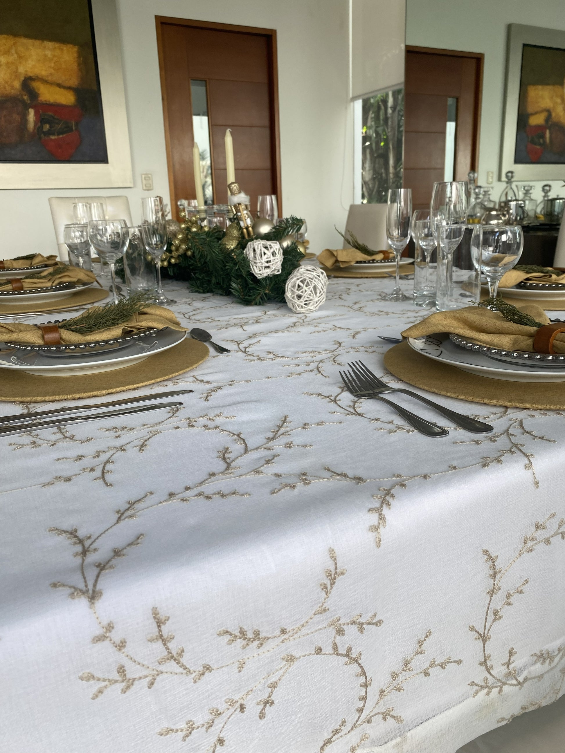 Mantel formal Bordado Dorado